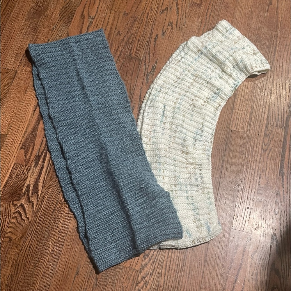 Pair of knitted‎ infinity scarves